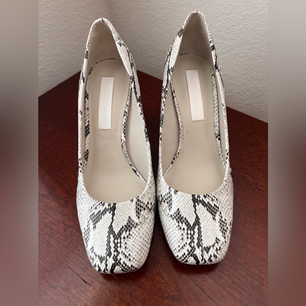 Imagine Vince Camuto Snake Skin Leather Closed Toe Block Heels, Size 7, NWT